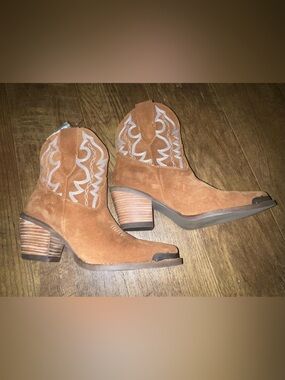 Dingo Women's Joyride Embroidered Leather Cowboy Casual Boots - Tan
